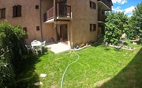 Briançon, Appartement avec jardin et terrasse.